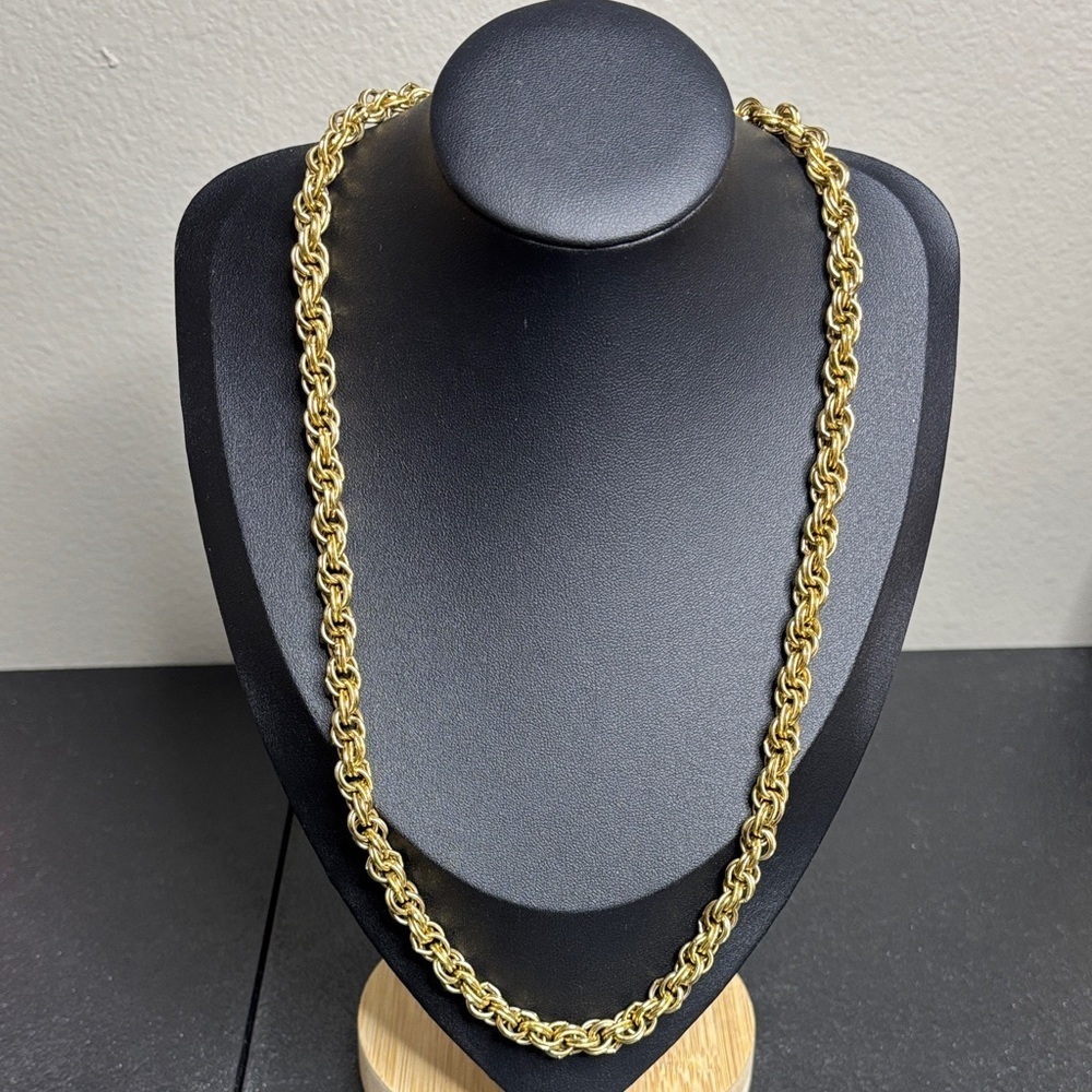 Trifari Chunky Gold Tone Chain Link Necklace Elegant